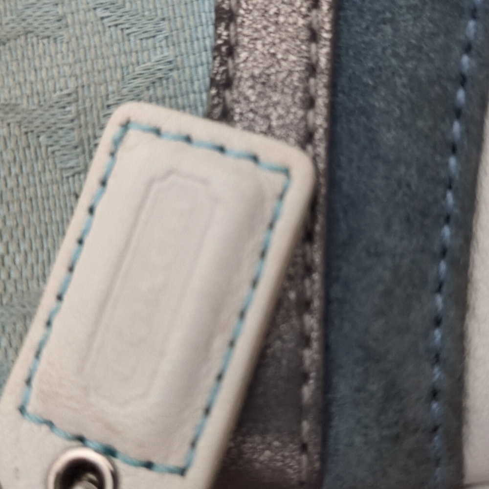 🩵Coach Wristlet Stylish Blue and Gray Women's Clutch - Picture 2 of 6